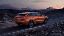 jag_f-pace_svr_21my_33_dynamic_02glhd_021220.jpg