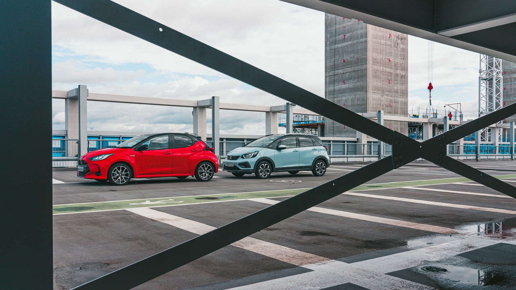 Toyota Yaris vs Honda Jazz Crosstar: hybrid supermini test | Top Gear