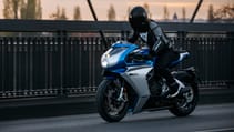 mv_agusta_teams_up_with_motorsport_legend_alpine_for_superveloce_limited_edition_inspired_by_the_alpine_a110_101220_17h15_1.jpg