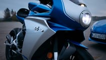 mv_agusta_teams_up_with_motorsport_legend_alpine_for_superveloce_limited_edition_inspired_by_the_alpine_a110_101220_17h15_3.jpg