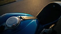 mv_agusta_teams_up_with_motorsport_legend_alpine_for_superveloce_limited_edition_inspired_by_the_alpine_a110_101220_17h15_8.jpg