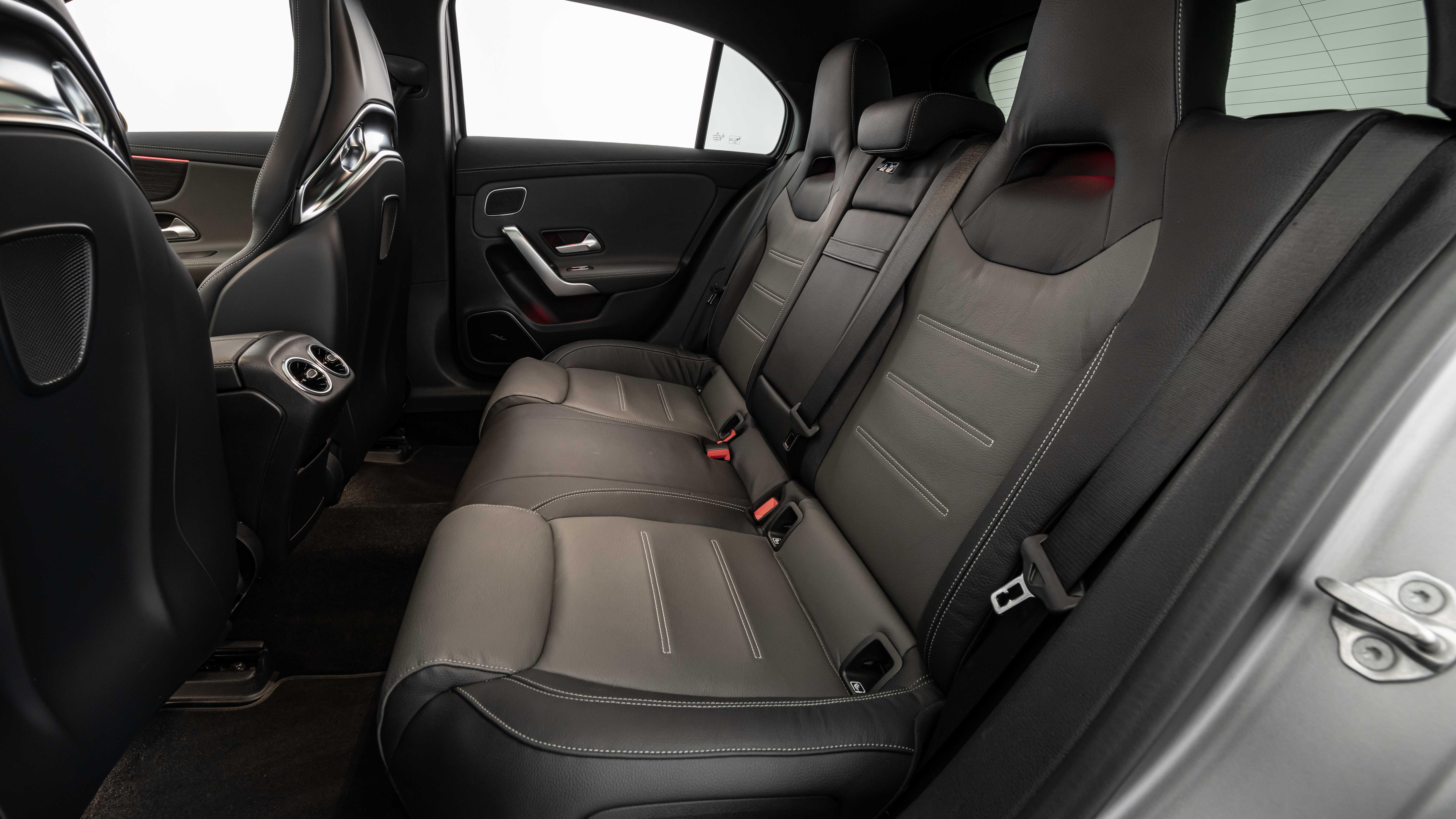 https_media.brabus.com_resources_persistent_2_8_2_f_282f73e45066e72b61520b496e66fae3c30e0fed_brabus20b4520based20on20amg20a45s20281629.jpg