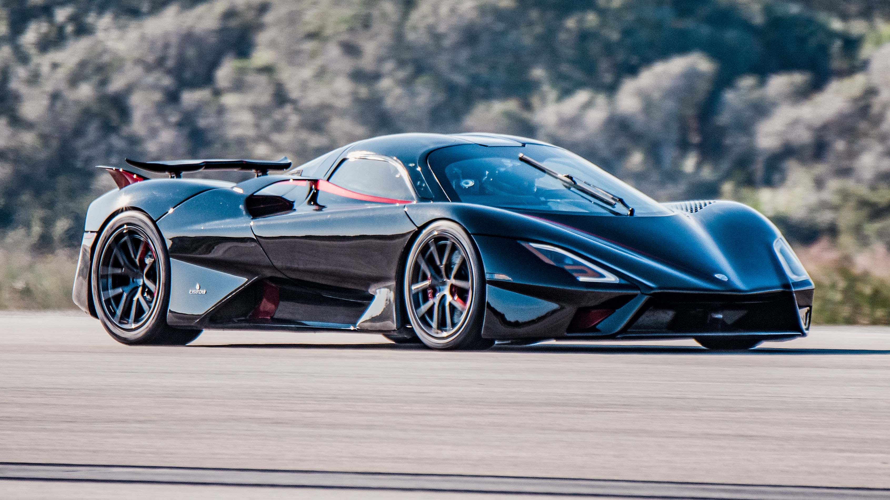 2021_ssc_tuatara_reruns_record_car_front_3.4.jpg
