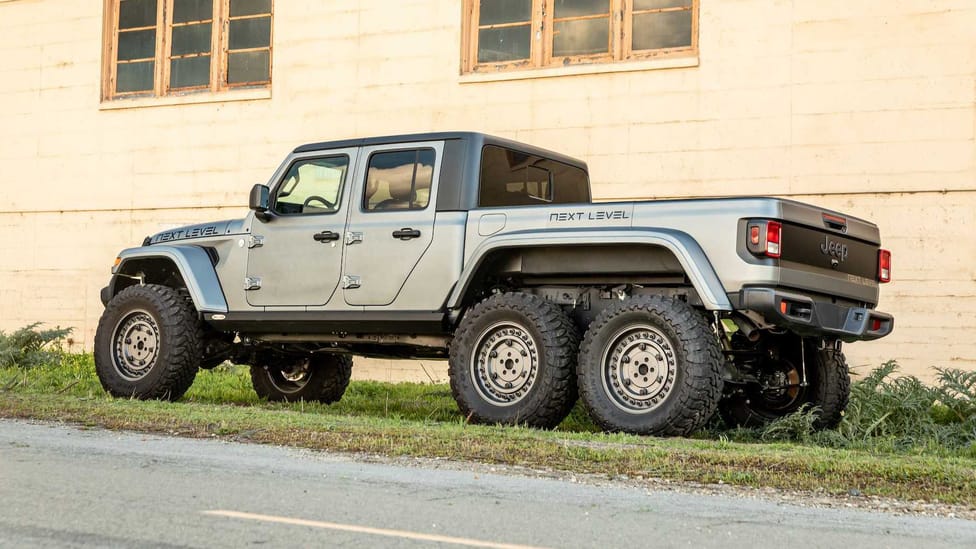 This Gladiator 6x6 will be sold in Jeep dealers Top Gear