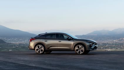 The Citroen C5X is a new breed of big French car | Top Gear