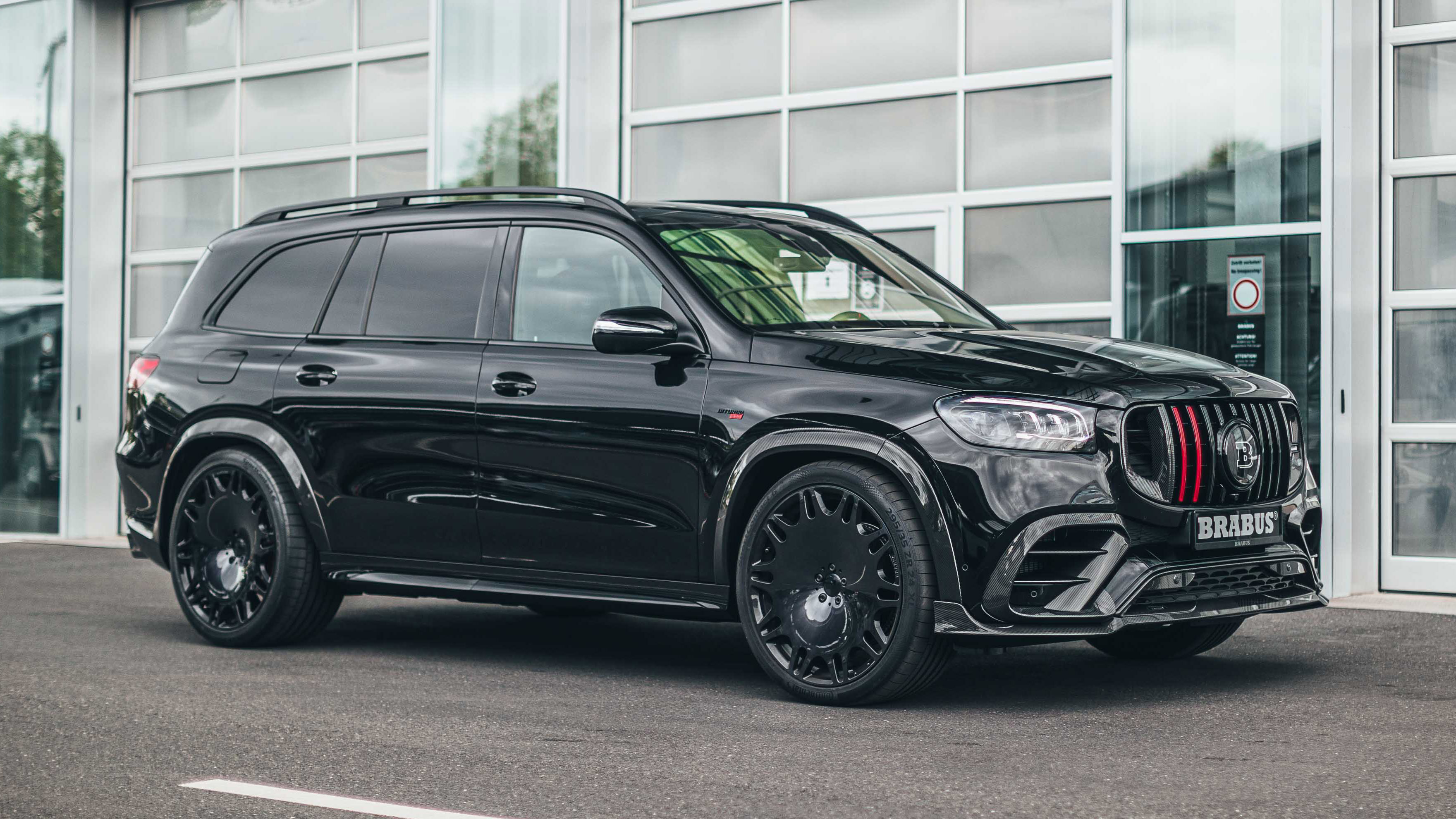 Mercedes-AMG GLS 63 Gets the Brabus 800 Treatment