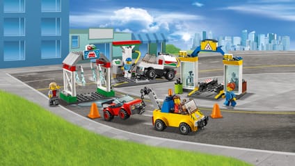 Lego City Range Garage Center