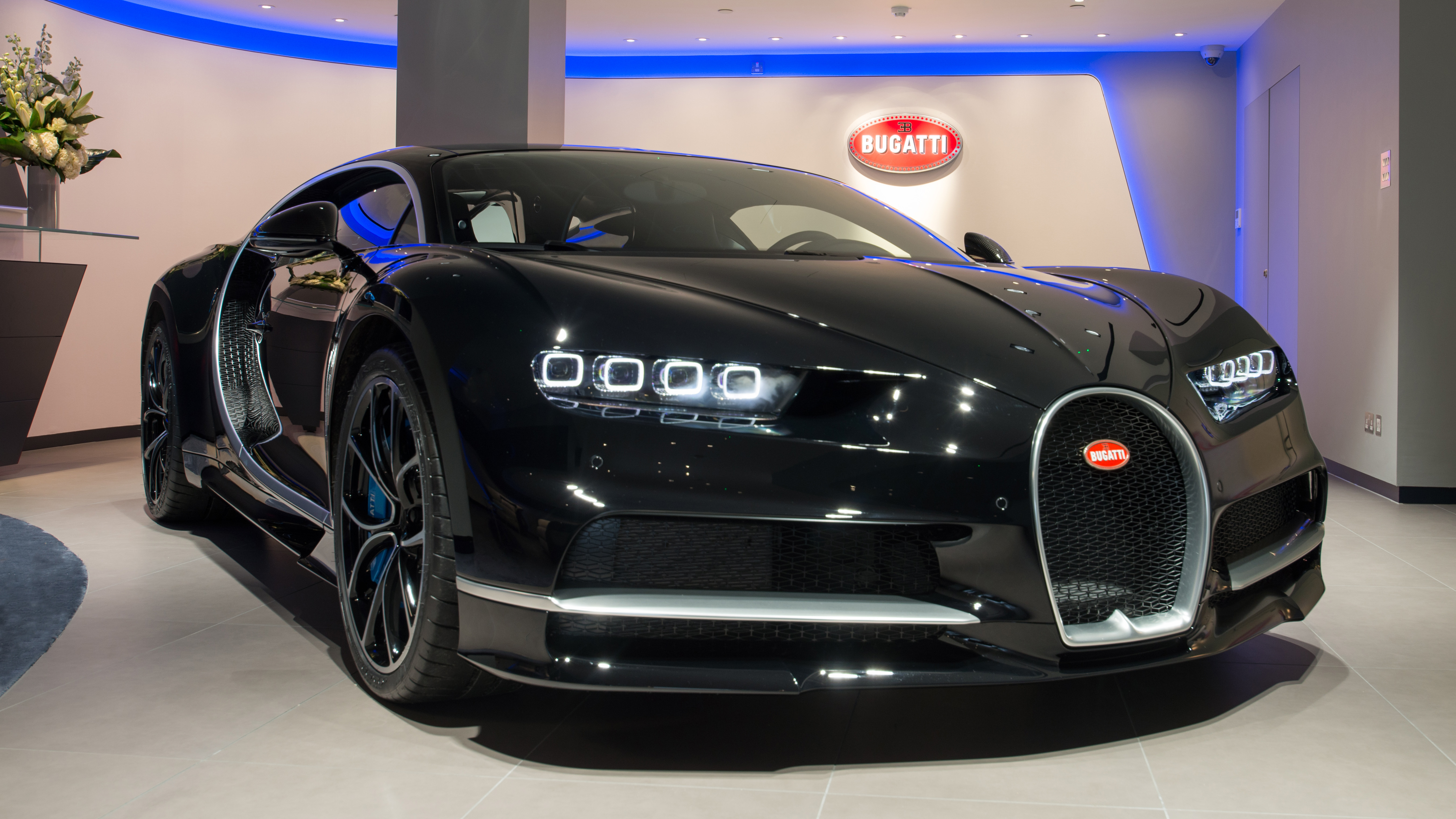 Новая bugatti