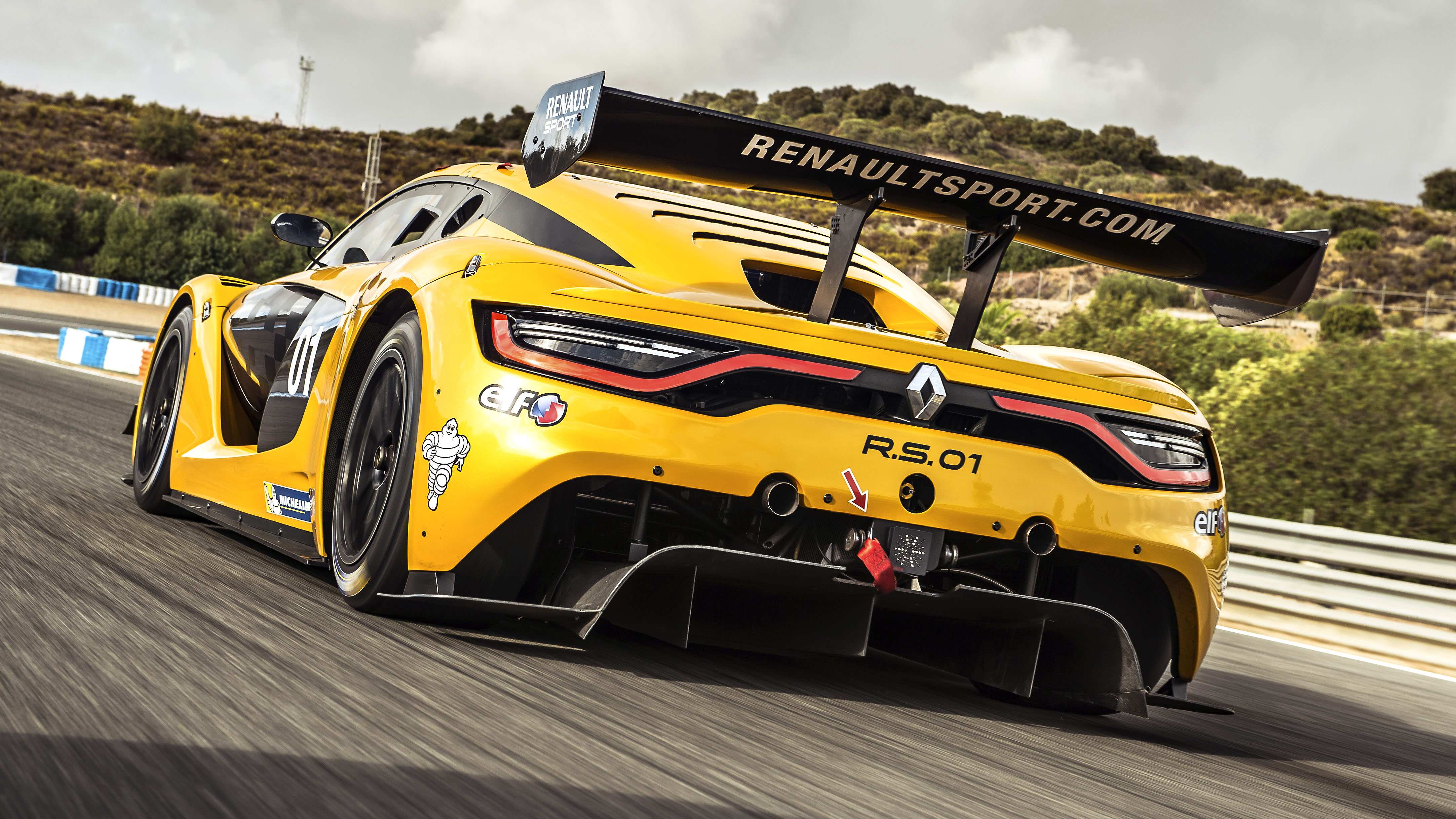 Flat out in Renault's RS 01 racer