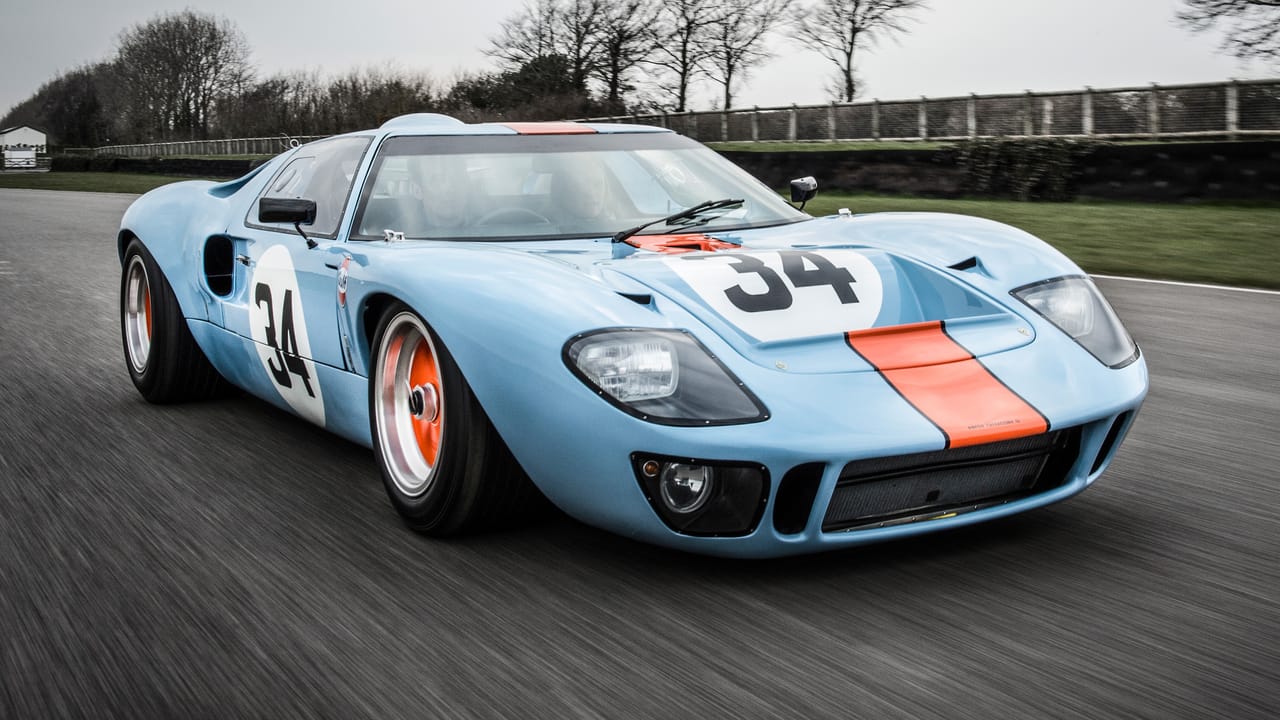 2016 Ford GT & 1966 Ford GT40