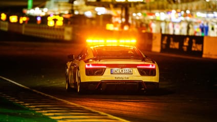 Audi R8 safety car