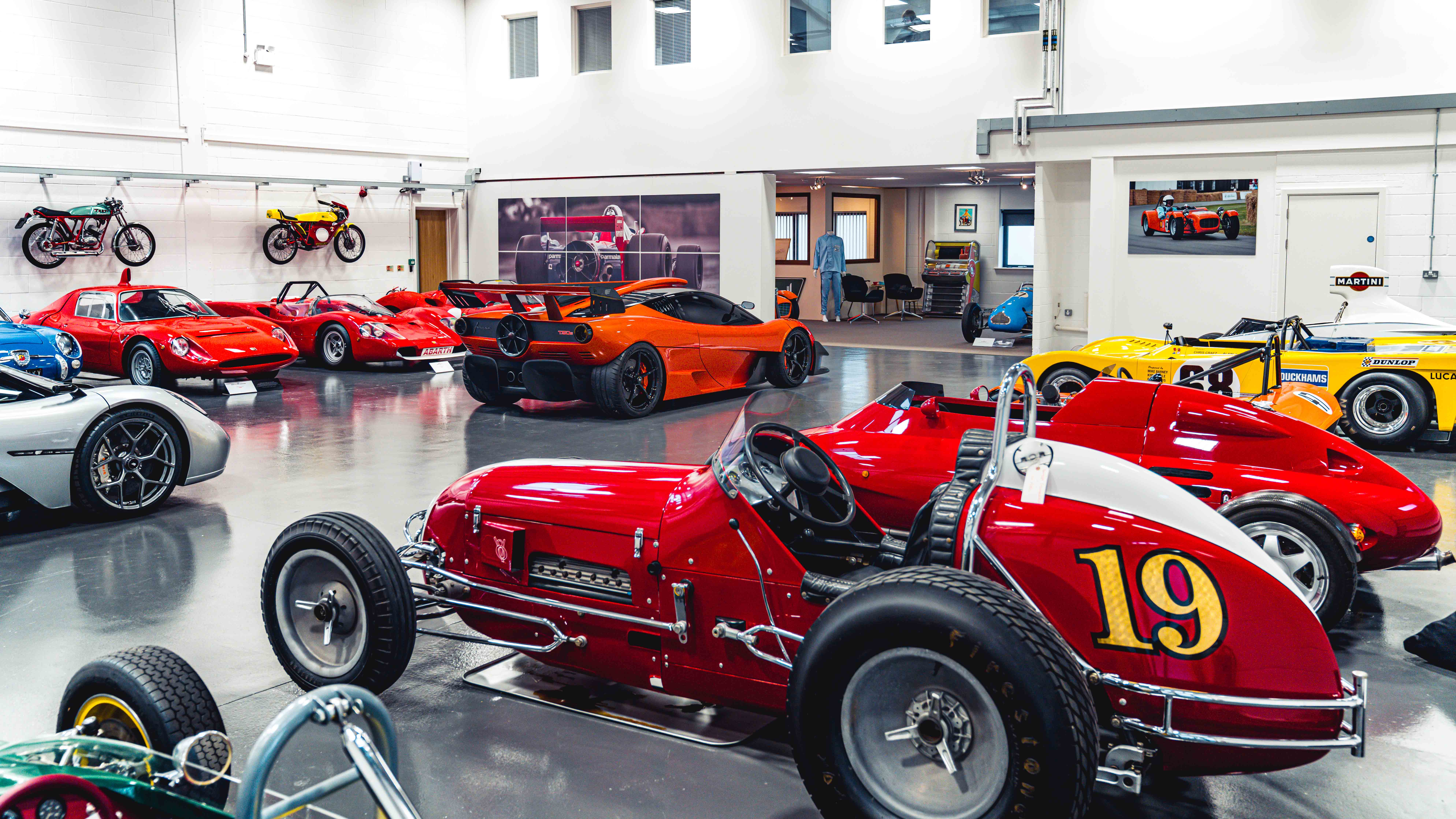 Take a guided of Murray's stunning car collection | Top