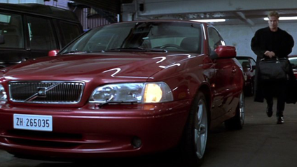Val Kilmer in The Saint, next to a Volvo C70