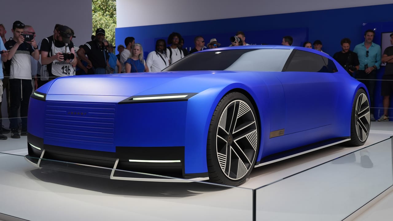 Jaguar Type 00 Electric Car with Over 400 Miles Range