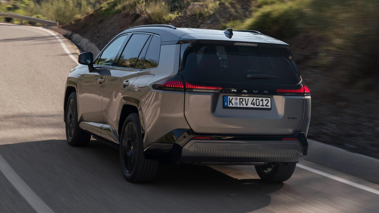 2.0L Turbo Hybrid Powertrain: Performance and Electric Range Specs - News Directory 3