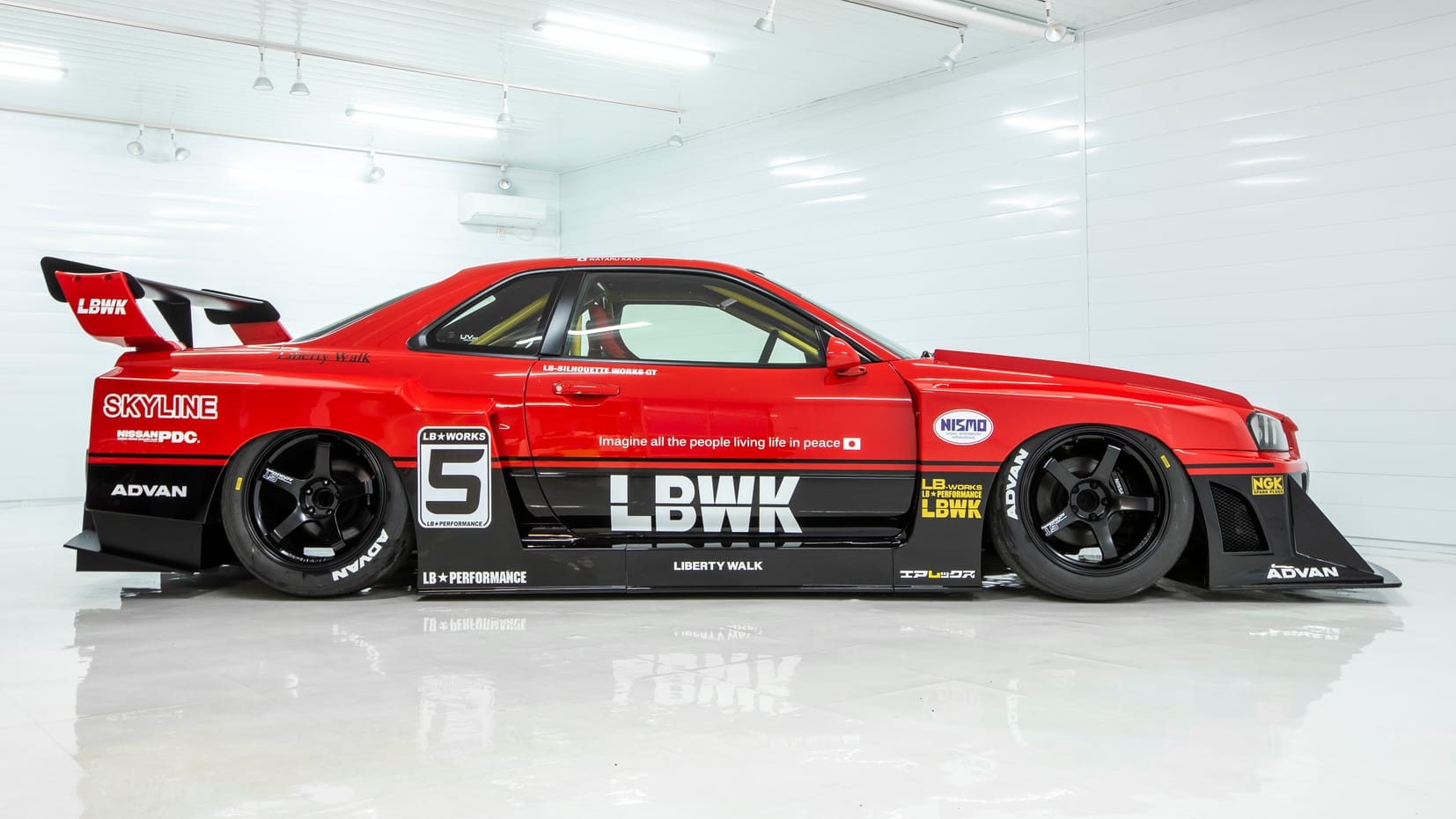 This throwback R34 Skyline will blow your mind | Top Gear