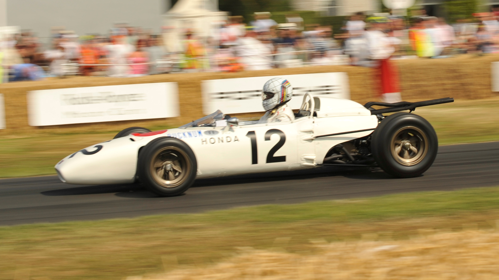 エブロ Honda RA271 F1 Honda's RA271/272: one of the coolest, prettiest F1 cars ever