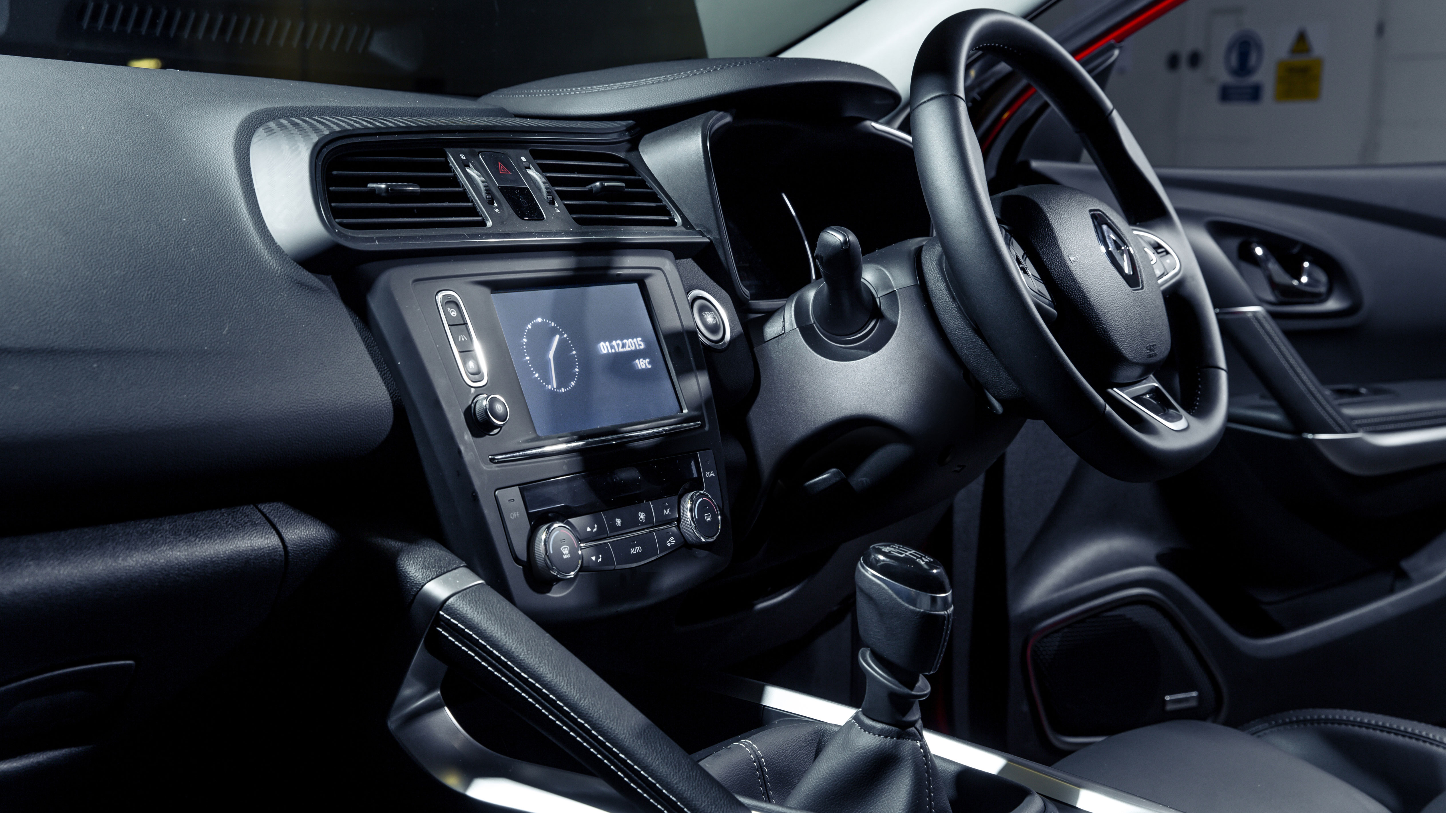 Quick twin-test: Renault Kadjar vs Honda HR-V  Top Gear
