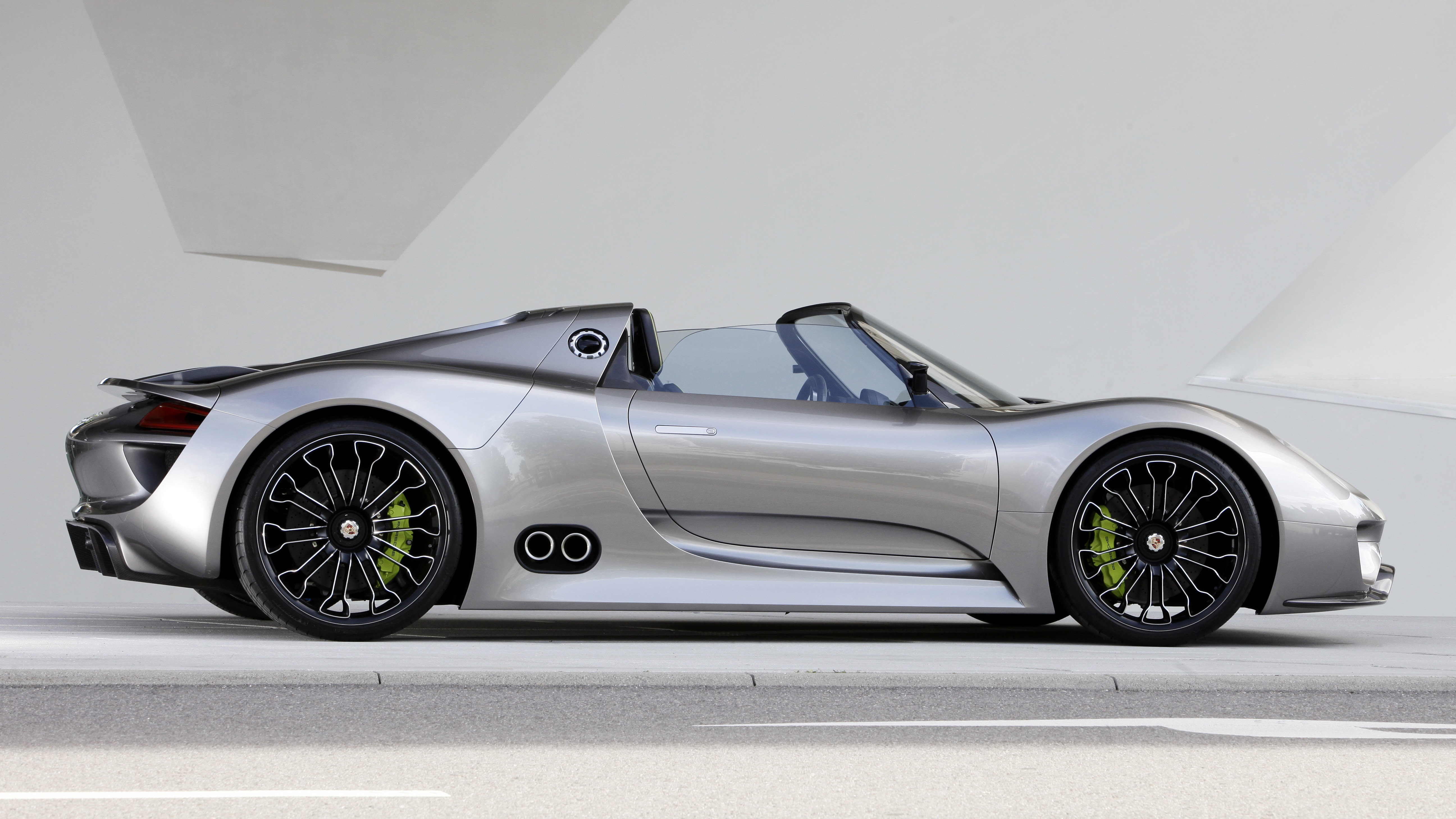 Remember the amazing Porsche 918 Spyder concept? | Top Gear
