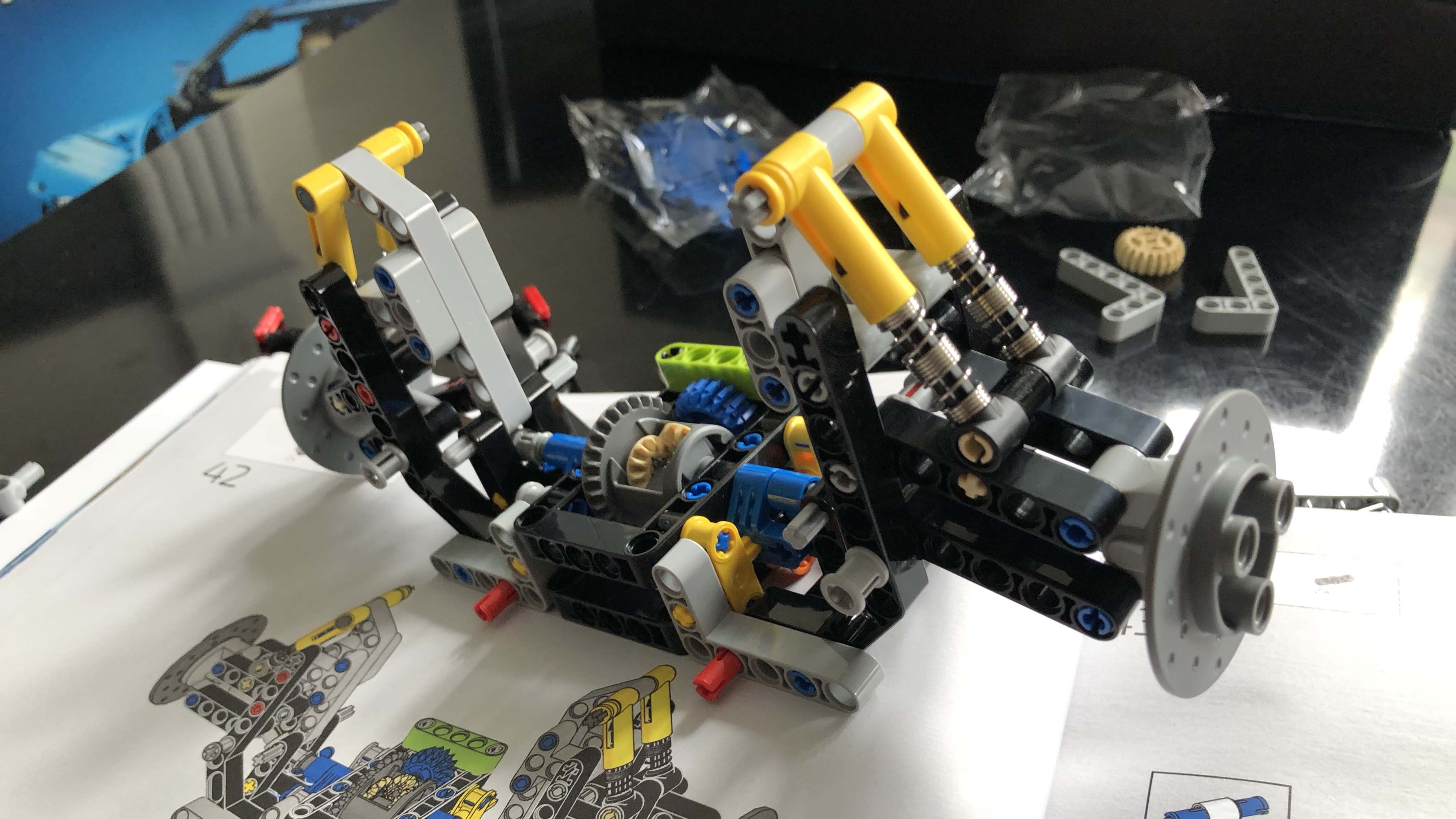 lego 42083 parts list