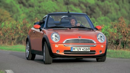 Mini Convertible orange front
