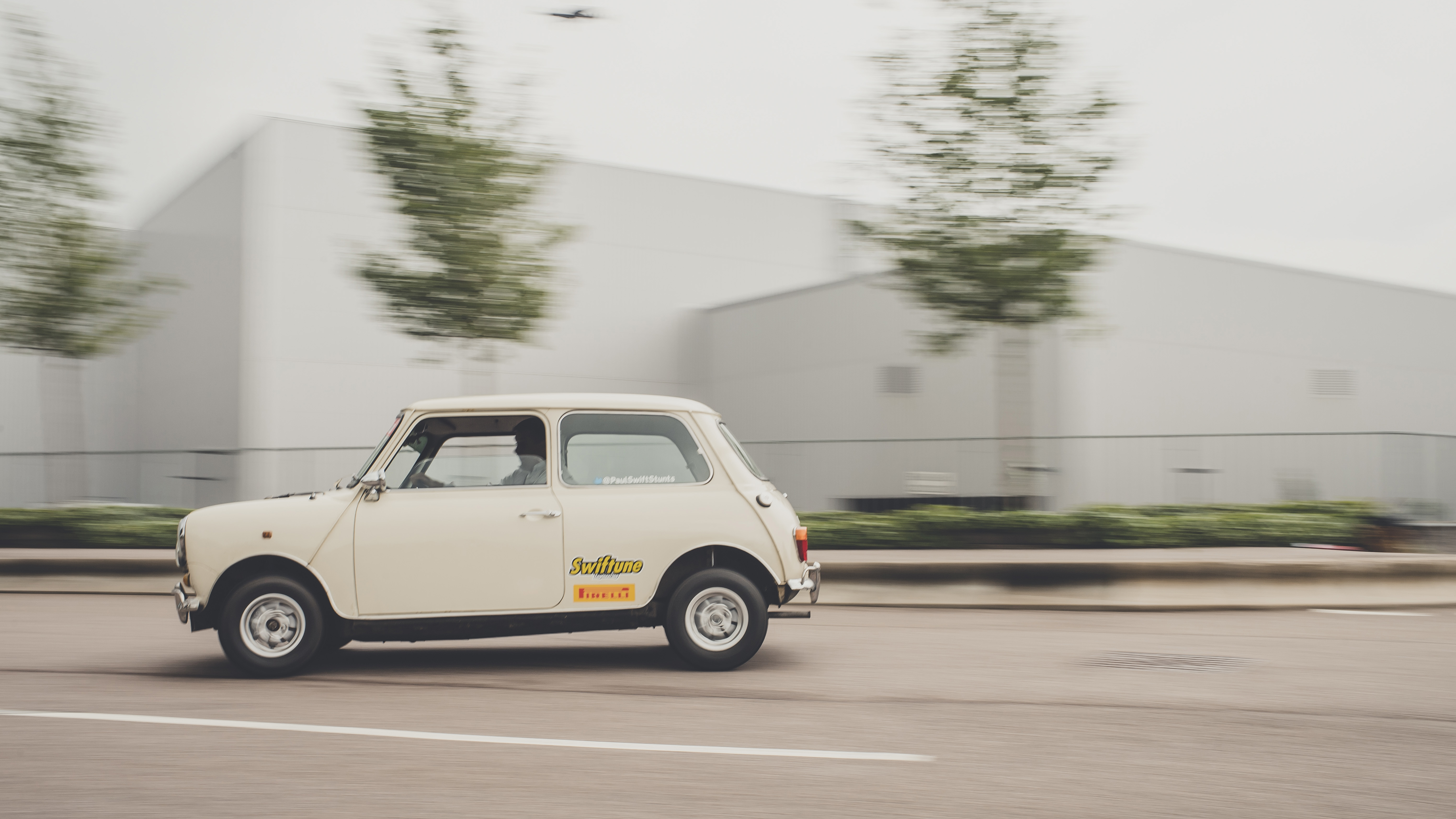 The secrets behind the cars and stunts in 'The Italian Job' | Top Gear, image size:5568x3132