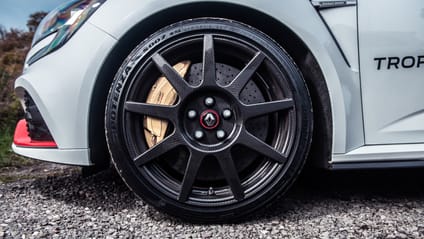Progress report: Renault Megane R26.R vs Trophy-R