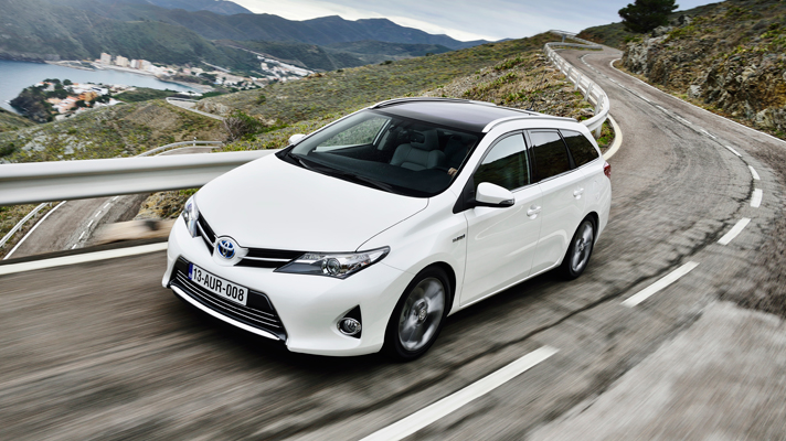 Meet new Auris Estate | Gear