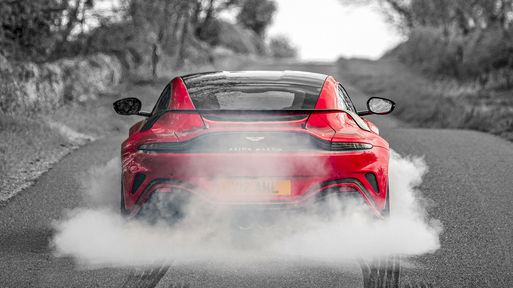 ASTON MARTIN V12 VANTAGE