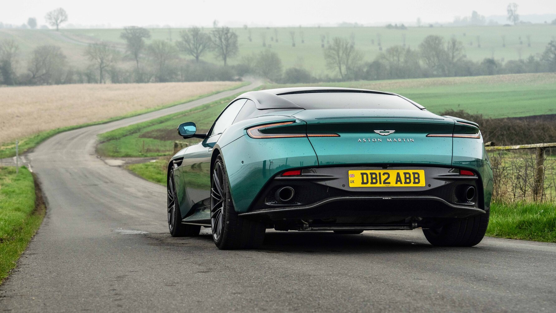 Aston Martin DB12