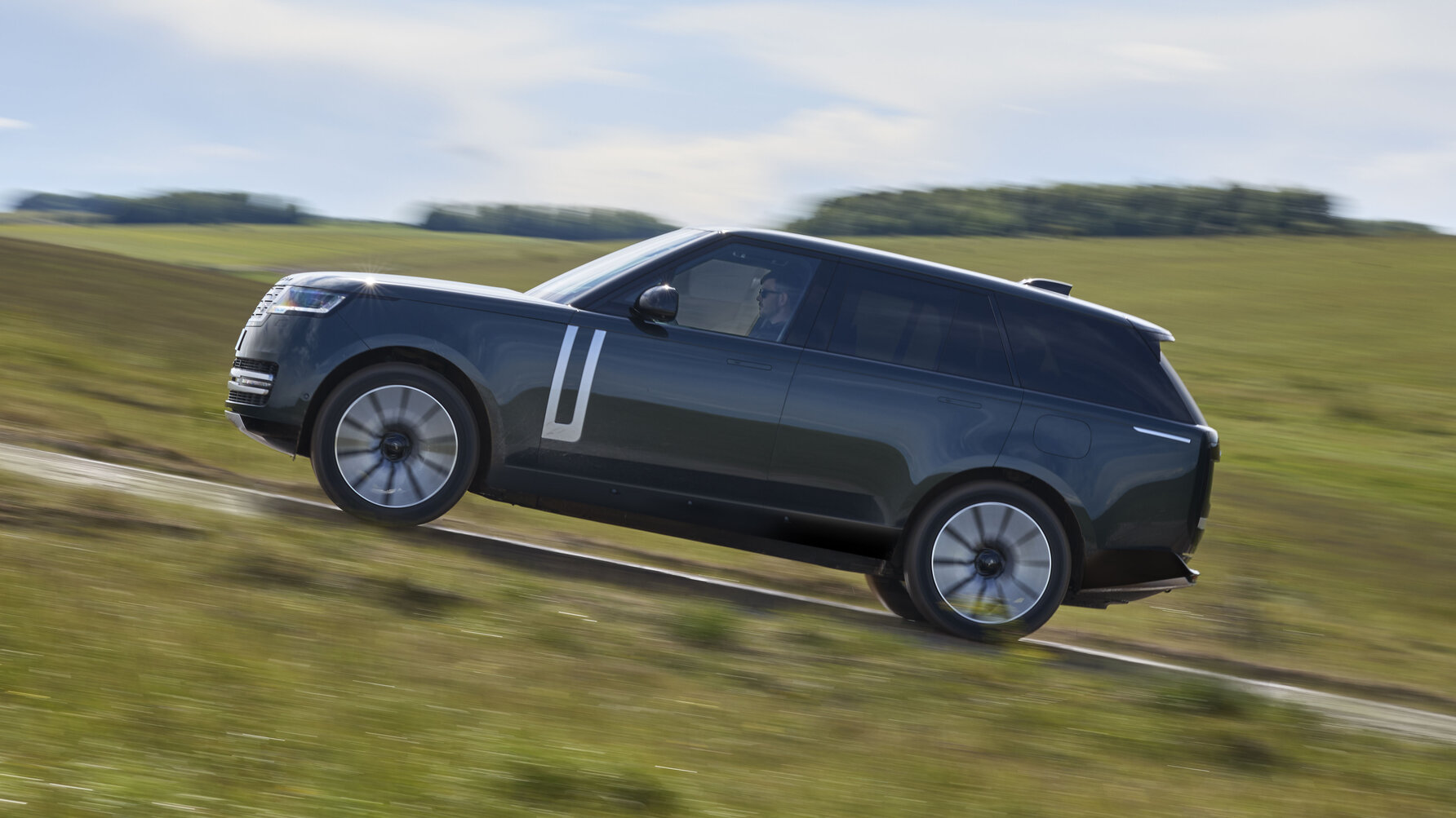 Range Rover Electric revealed 2026