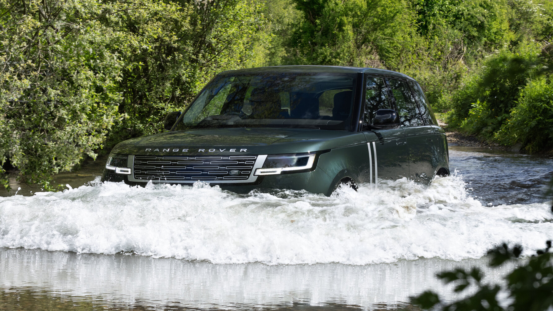 Range Rover Electric revealed 2026