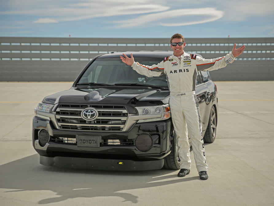 World's fastest SUV Toyota Land Cruiser Mojave
