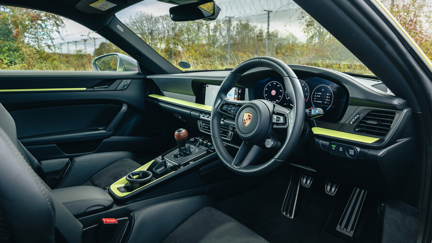 Porsche 911 Carrera T interior
